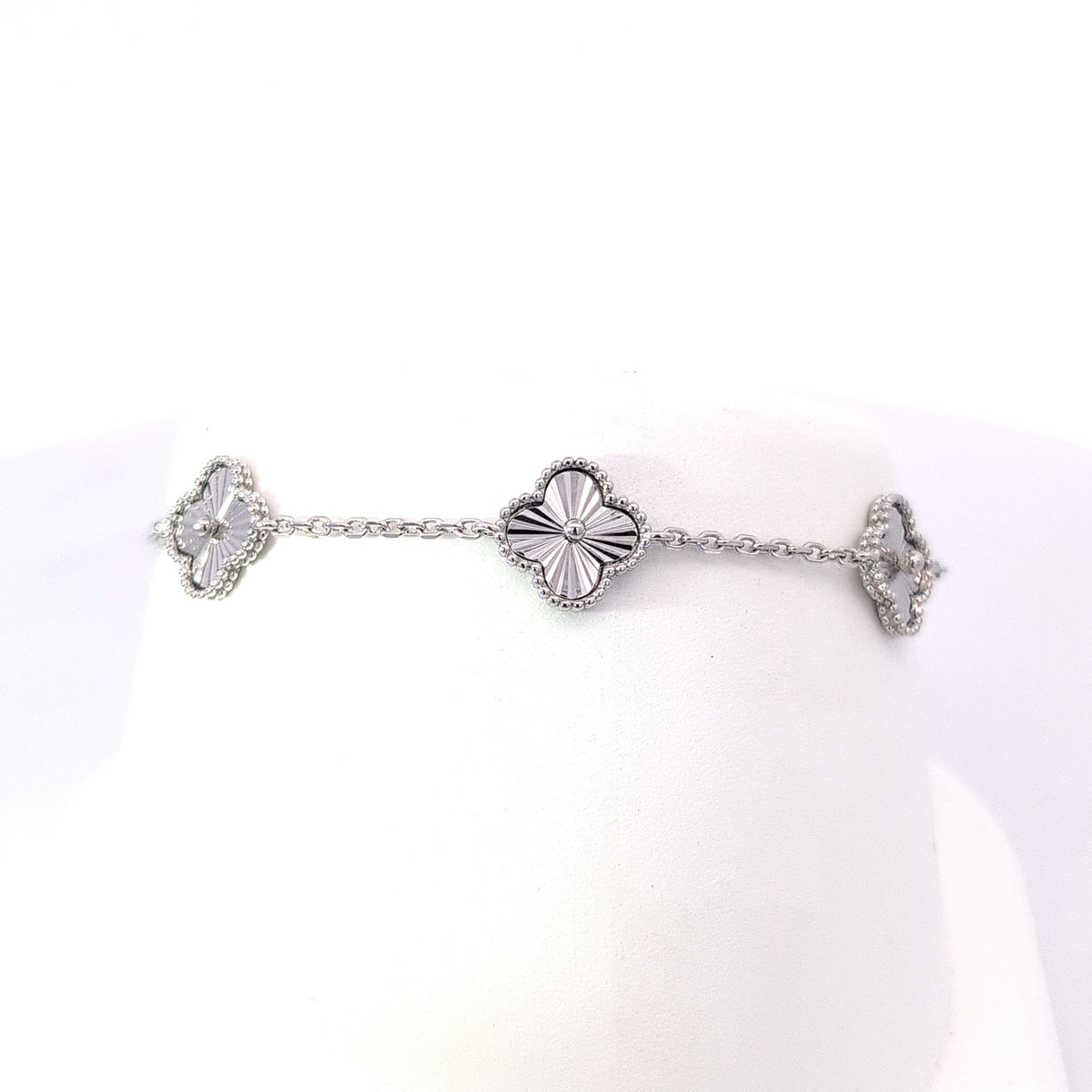 Sterling  Silver 10 mm fluted Beaded outline Bracelet